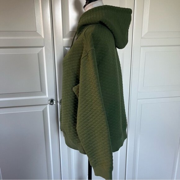 ZYIA Sage Quilted Hoodie - Picture 2 of 6
